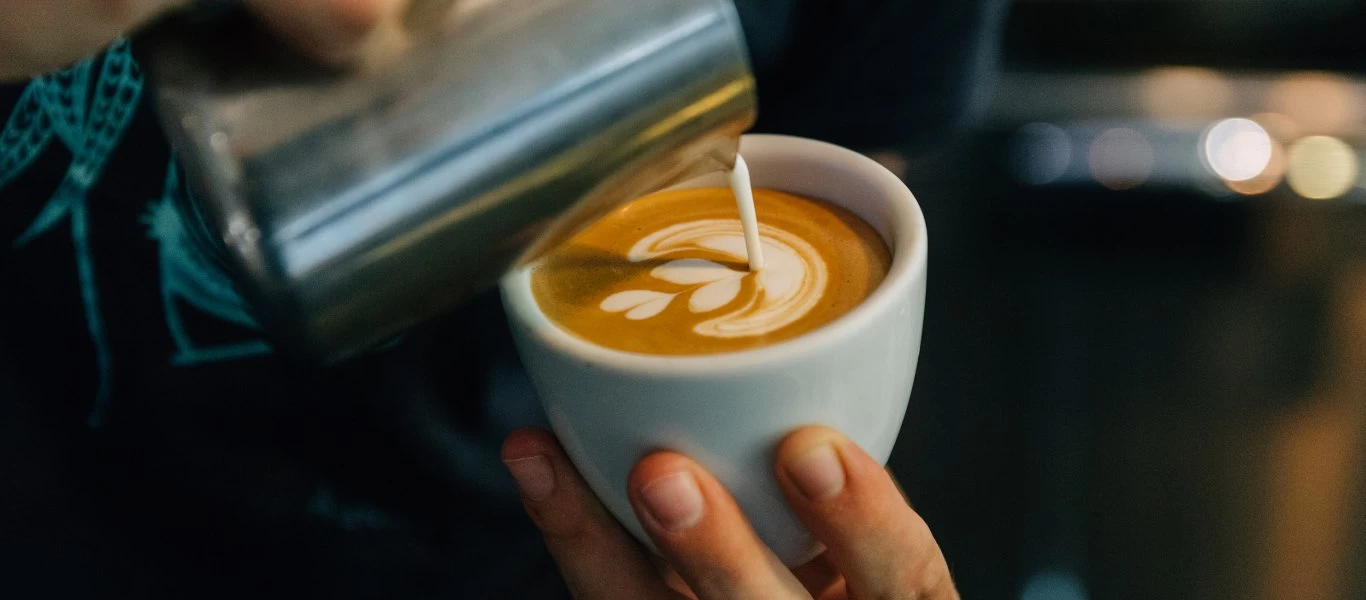 Προσοχή: Αυτός είναι ο λόγος που δεν πρέπει φτιάχνετε καφέ στην κουζίνα των γραφείων όταν είστε στη δουλειά